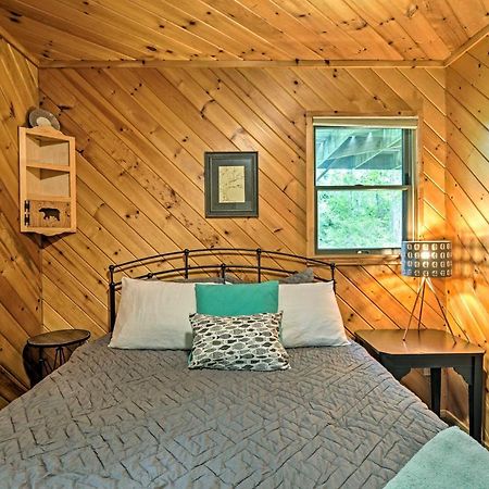 Riverfront Traverse City Cabin Fish, Kayak And Tube Exterior foto